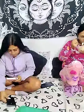 emily n abby online show from 05-13-26, 01:41