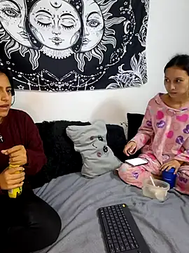emily n abby online show from 07-17-26, 01:40
