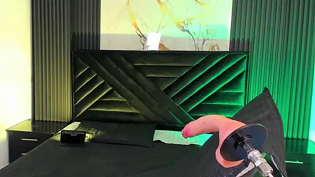 Halleyrosse online show from 10-24-25, 12:01