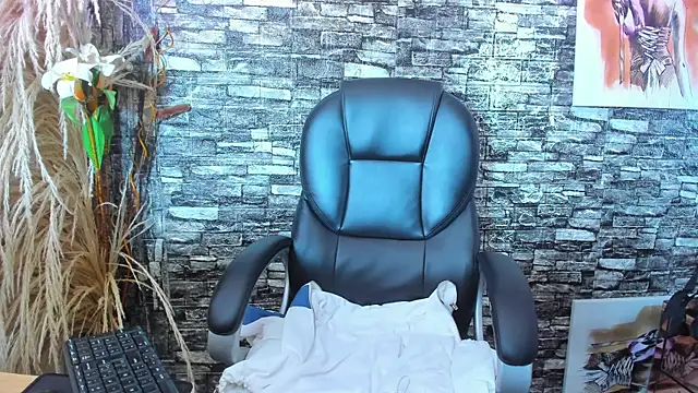 Snapshot of talialadyx chatting on 12-03-25, 02:59 talialadyx online show from 12-03-25, 02:59