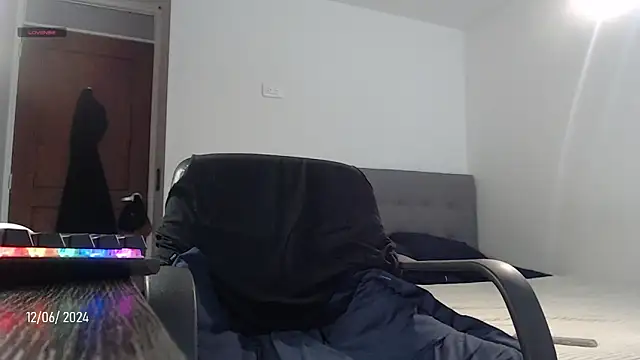 Snapshot of SugaredDigit chatting on 12-06-24, 01:44 SugaredDigit online show from 12-06-24, 01:44