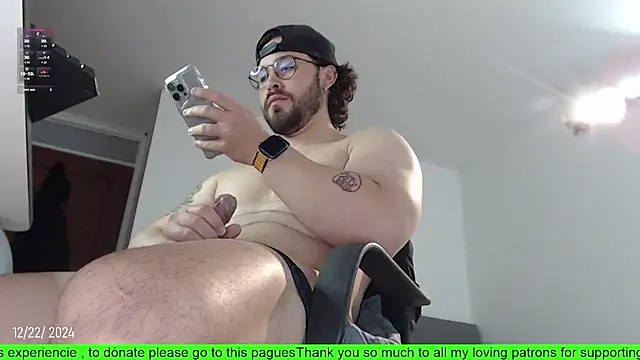 Snapshot of SugaredDigit chatting on 12-22-24, 11:31 SugaredDigit online show from 12-22-24, 11:31