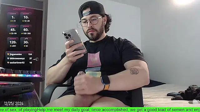 Snapshot of SugaredDigit chatting on 12-26-24, 12:25 SugaredDigit online show from 12-26-24, 12:25