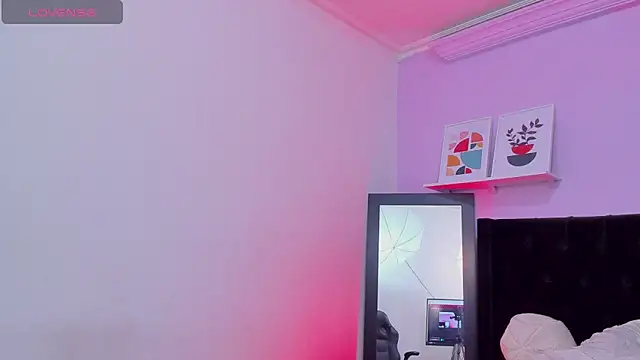 Amelia Brixton online show from 04-18-26, 09:59