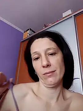 Snapshot of Emeli32-22 chatting on 11-05-25, 08:03 Emeli32-22 online show from 11-05-25, 08:03