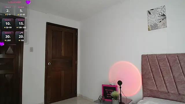 Snapshot of EmmaNova_ chatting on 10-30-25, 04:19 EmmaNova  online show from 10-30-25, 04:19