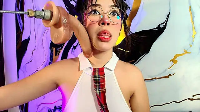Snapshot of sophiie18 chatting on 03-17-26, 12:08 sophiie18 online show from 03-17-26, 12:08
