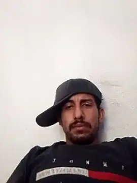 Snapshot of Orlao25cm chatting on 03-24-26, 04:12 Orlao25cm online show from 03-24-26, 04:12