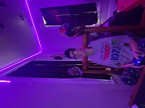 faithorsini8 online show from 10-19-25, 05:13