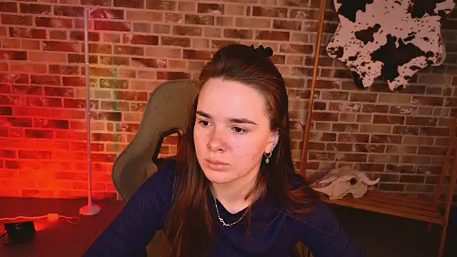 May Bloom online show from 03-24-26, 07:02