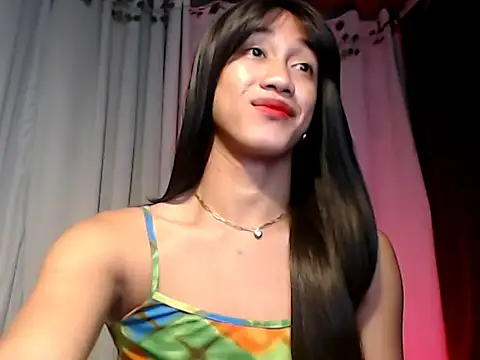 Snapshot of taylaxuxu chatting on 07-16-26, 07:03 taylaxuxu online show from 07-16-26, 07:03