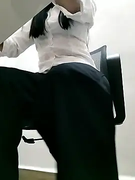 Snapshot of emi_jp chatting on 11-01-25, 05:31 emi jp online show from 11-01-25, 05:31