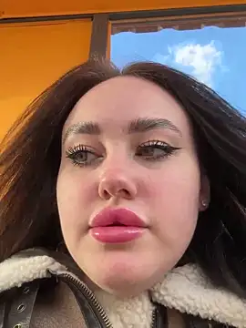 KiraSunshine online show from 11-02-25, 03:42