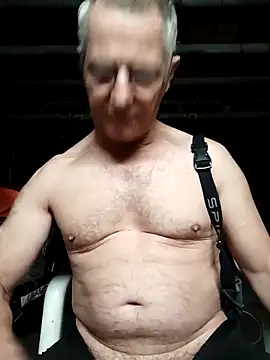 Snapshot of Sexyfab65 chatting on 10-22-25, 04:46 Sexyfab65 online show from 10-22-25, 04:46