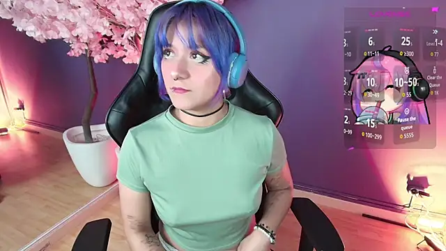 LuanEter online show from 12-22-25, 01:08