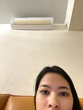 Minhee22 online show from 10-28-25, 04:31