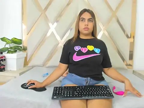 valentinaasm online show from 03-31-26, 12:49