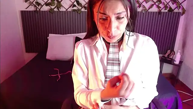 Lunaa 07 online show from 04-14-26, 04:51