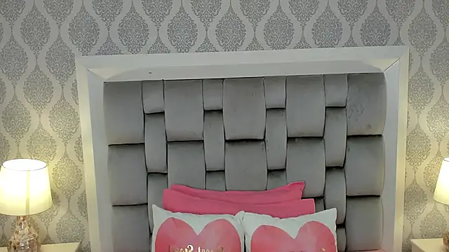 lucia lorenz online show from 12-16-25, 11:26