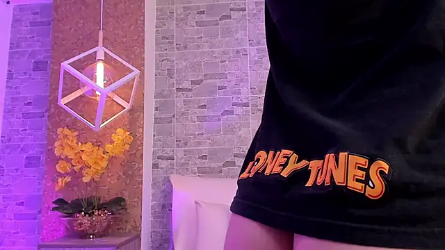 Snapshot of Catalina-Thompson chatting on 11-09-25, 12:25 Catalina-Thompson online show from 11-09-25, 12:25