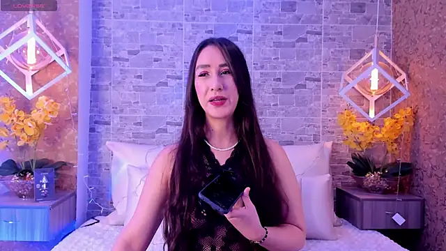 Snapshot of Catalina-Thompson chatting on 12-03-25, 12:14 Catalina-Thompson online show from 12-03-25, 12:14