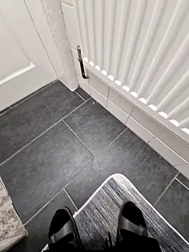 16enes16 online show from 11-14-25, 02:16