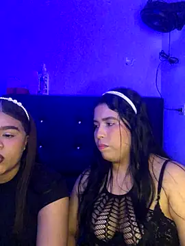 Snapshot of 2moons_full_of_love chatting on 11-06-25, 11:15 2moons full of love online show from 11-06-25, 11:15