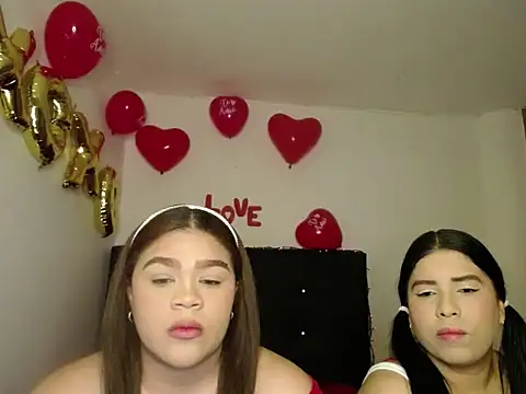Snapshot of 2moons_full_of_love chatting on 02-14-26, 05:26 2moons full of love online show from 02-14-26, 05:26