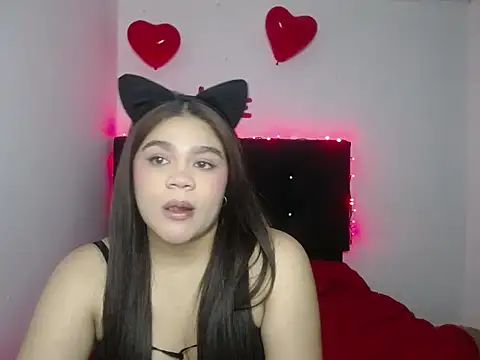 Snapshot of 2moons_full_of_love chatting on 02-16-26, 05:25 2moons full of love online show from 02-16-26, 05:25