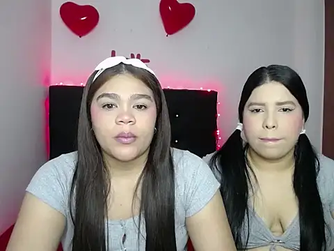 Snapshot of 2moons_full_of_love chatting on 02-17-26, 05:26 2moons full of love online show from 02-17-26, 05:26