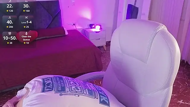 littlee red online show from 04-06-26, 08:21