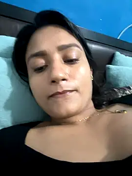 Snapshot of heenashai chatting on 10-31-25, 01:34 heenashai online show from 10-31-25, 01:34