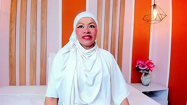 SophiaBeckerr online show from 11-08-25, 07:23