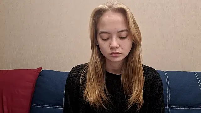 Snapshot of A_LISS_A chatting on 10-22-25, 04:07 A LISS A online show from 10-22-25, 04:07