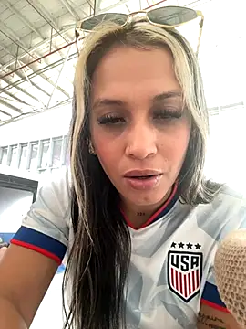 KIMBERLYPULIDO online show from 11-04-25, 08:52