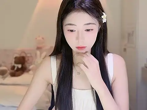 Snapshot of Onecutelittle chatting on 10-24-25, 04:42 Onecutelittle online show from 10-24-25, 04:42