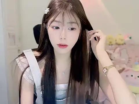 Onecutelittle online show from 10-28-25, 06:06