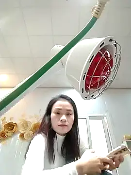 Snapshot of Miube2k chatting on 11-04-25, 06:34 Miube2k online show from 11-04-25, 06:34