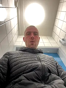 Rotteei1 online show from 12-15-25, 08:51