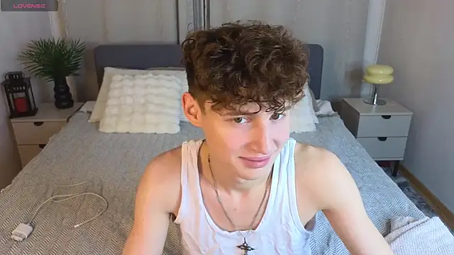 crisp1n online show from 11-12-25, 03:01