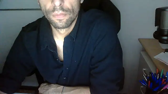 Snapshot of topg84 chatting on 05-27-26, 05:43 topg84 online show from 05-27-26, 05:43