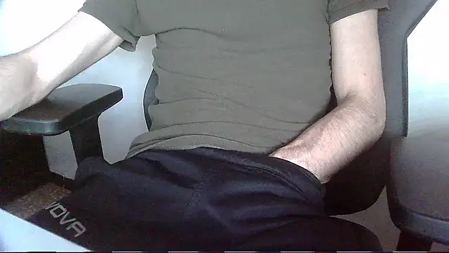 Snapshot of topg84 chatting on 05-30-26, 05:10 topg84 online show from 05-30-26, 05:10