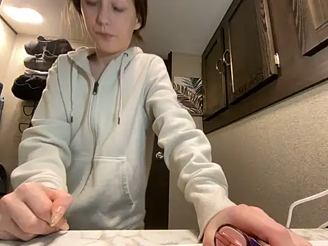 Thedeepwebcutie online show from 12-17-25, 02:50