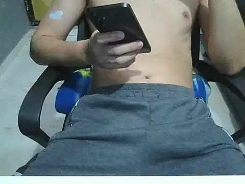 Snapshot of leo__bunny chatting on 11-08-25, 11:47 leo bunny online show from 11-08-25, 11:47