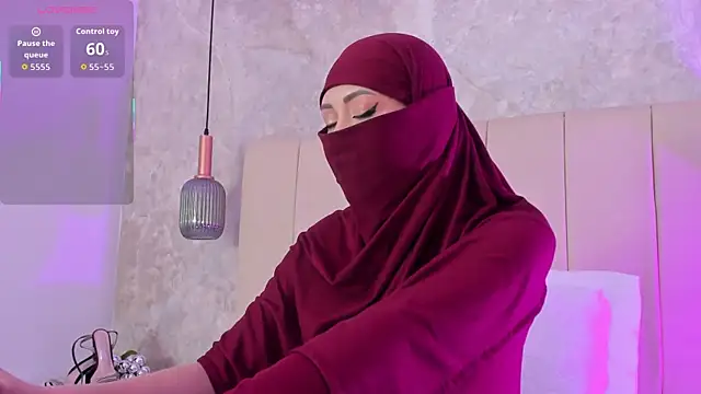 fatiima  online show from 12-18-25, 01:39