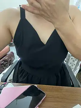 HinayLa online show from 05-19-26, 01:00