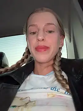 kira mia online show from 03-11-26, 03:51