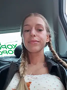 kira mia online show from 03-16-26, 03:49