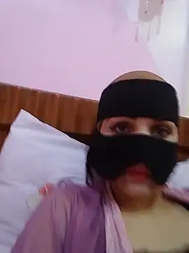 Snapshot of SandyAmr chatting on 07-26-26, 02:24 SandyAmr online show from 07-26-26, 02:24