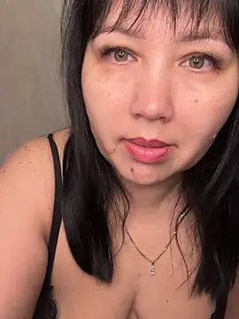 Love  Mom online show from 11-17-25, 04:40